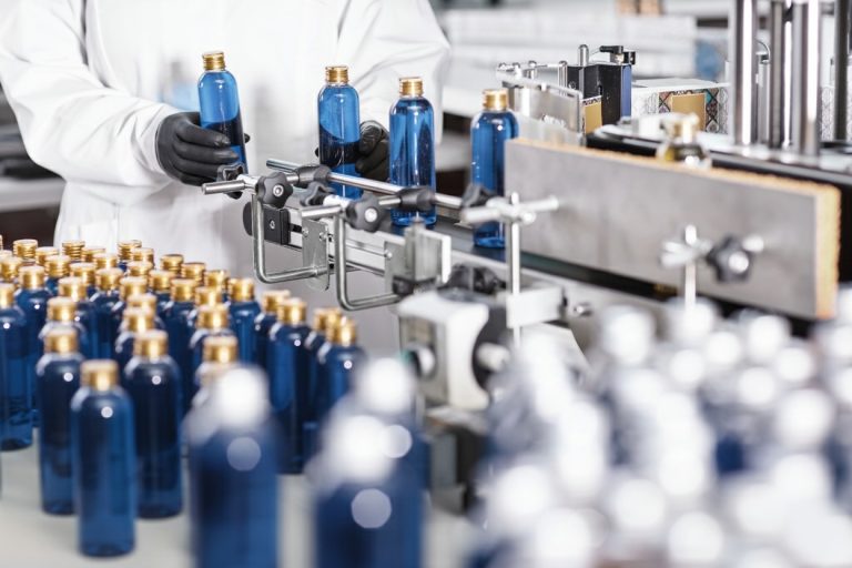 What to Look for in a Cosmetic Manufacturing Partner 2025 Guide